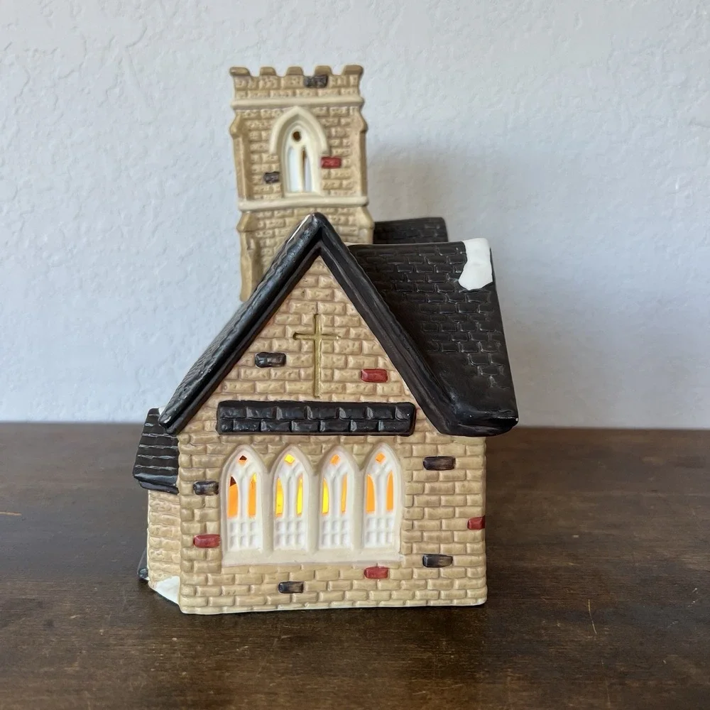 VTG Dickens Keepsake‎ Porcelain Lighted House Church Village O'Well Novelty 1995
